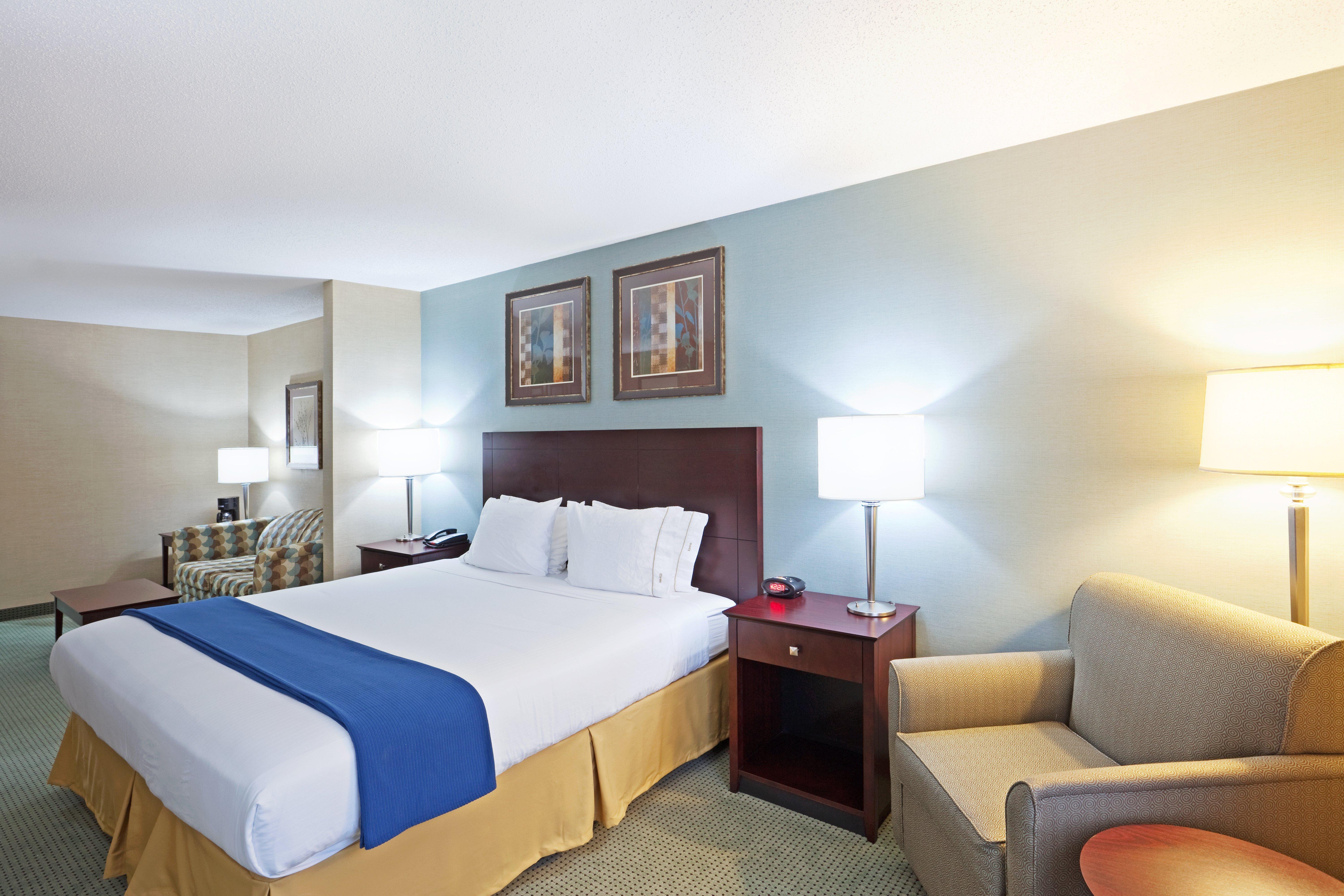 Holiday Inn Express And Suites Meriden By Ihg Esterno foto