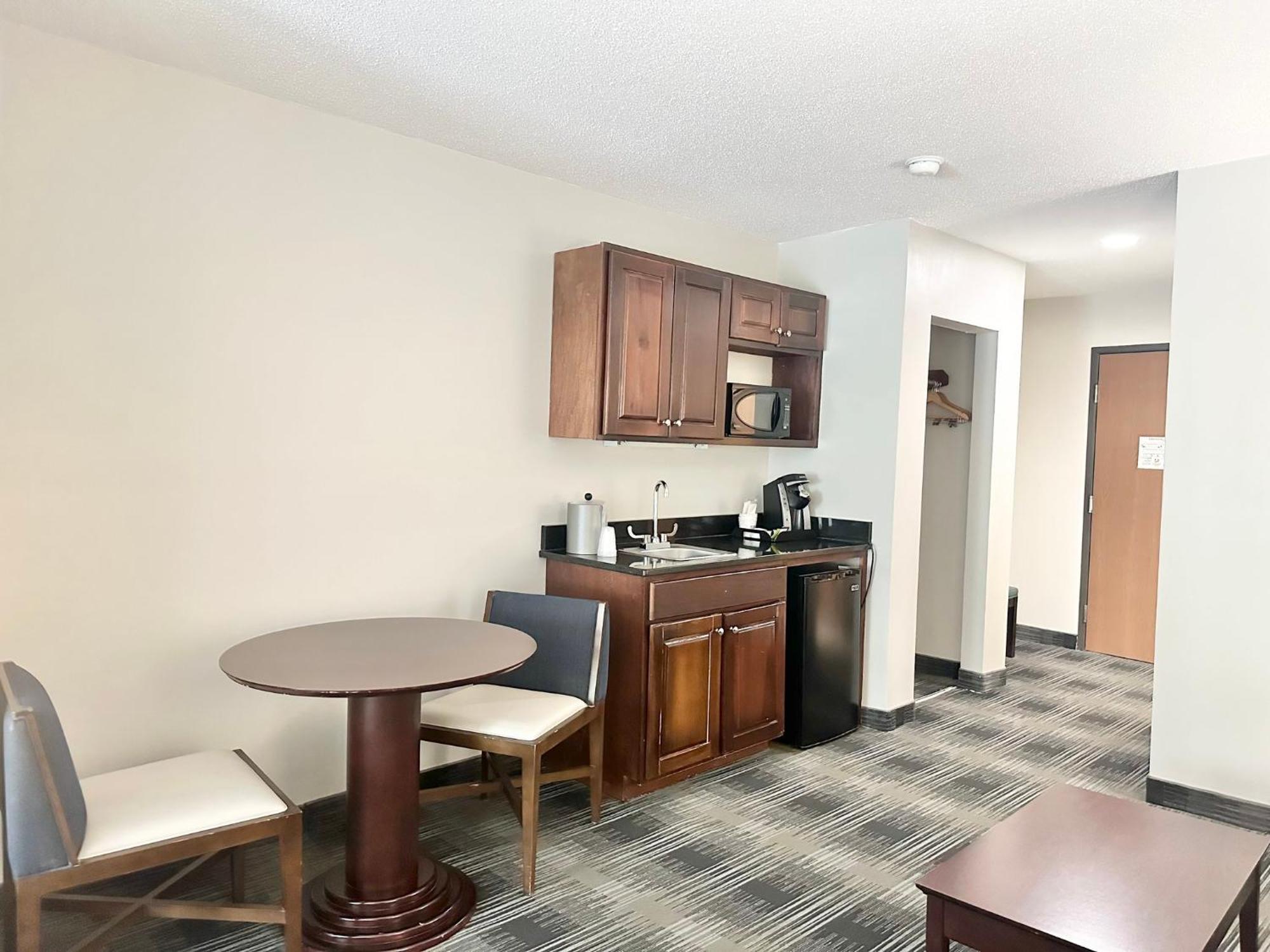 Holiday Inn Express And Suites Meriden By Ihg Esterno foto