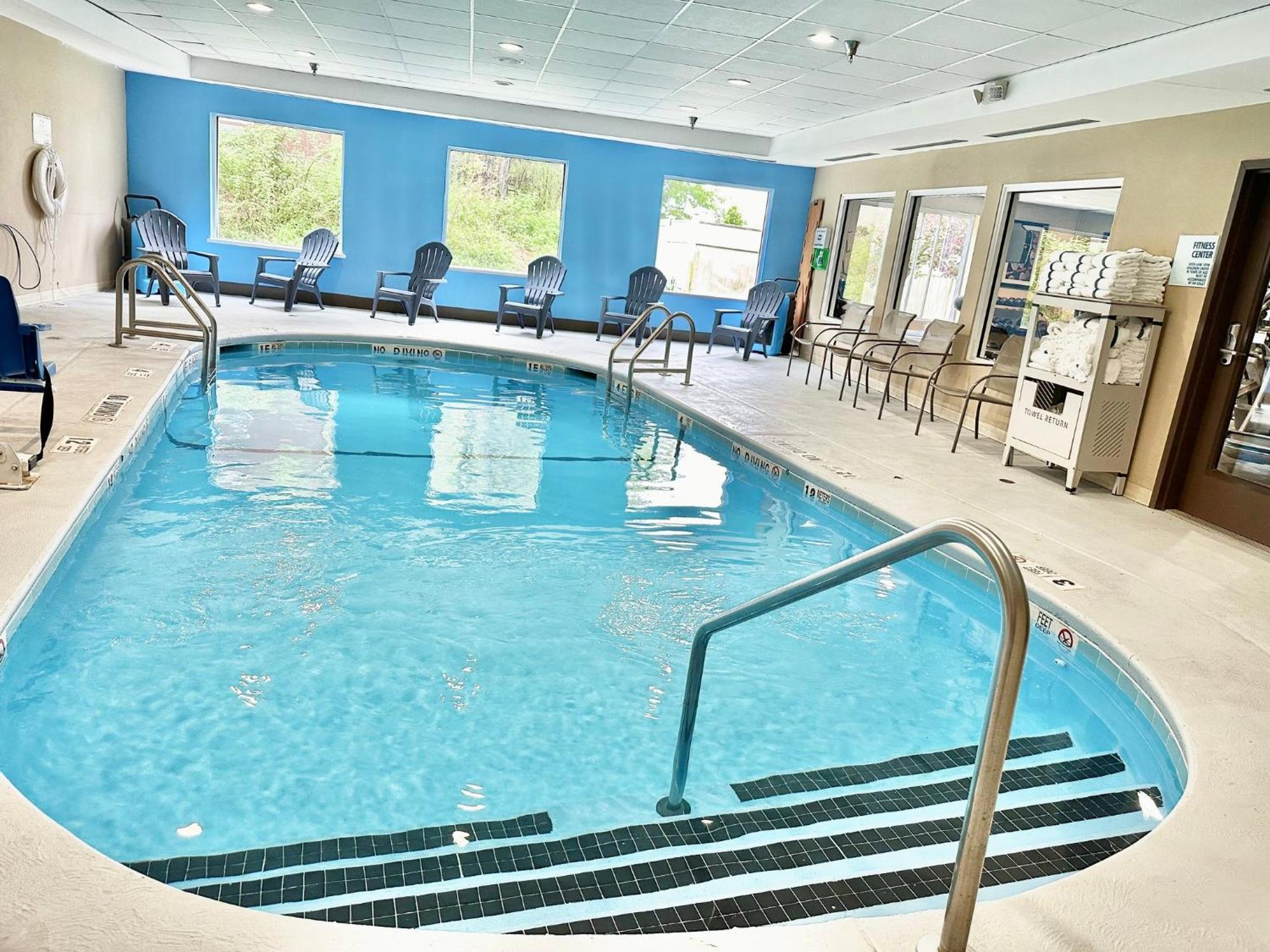 Holiday Inn Express And Suites Meriden By Ihg Esterno foto