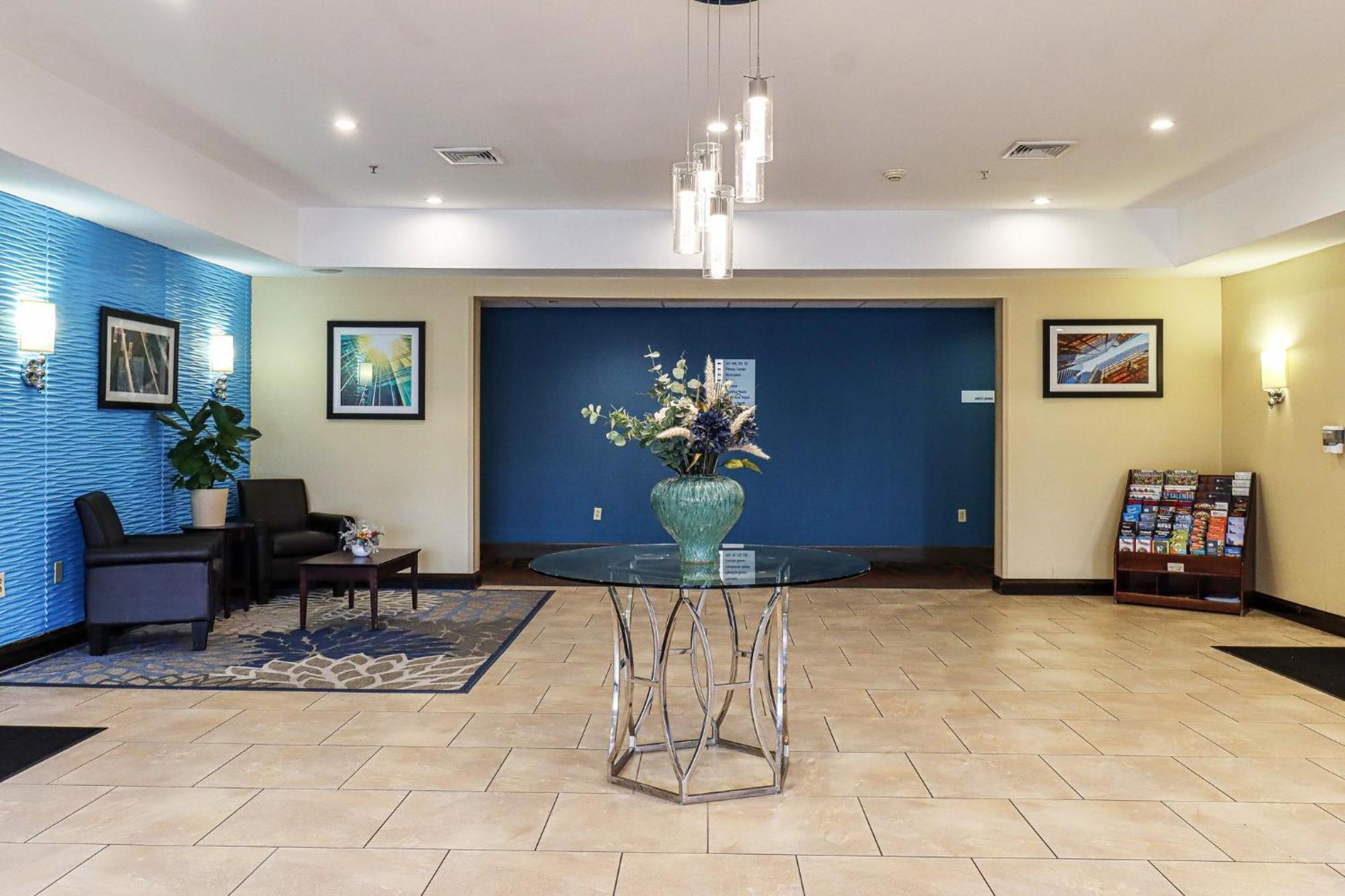 Holiday Inn Express And Suites Meriden By Ihg Esterno foto