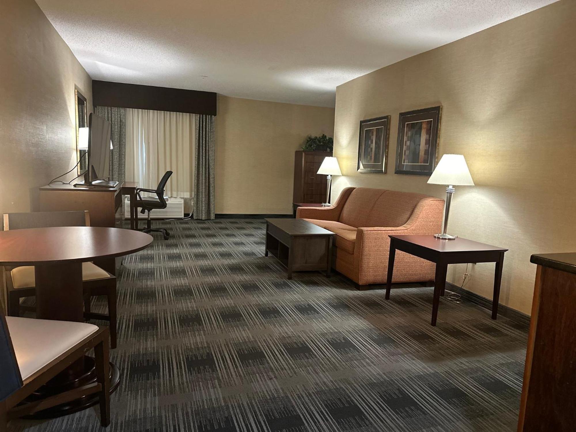 Holiday Inn Express And Suites Meriden By Ihg Esterno foto