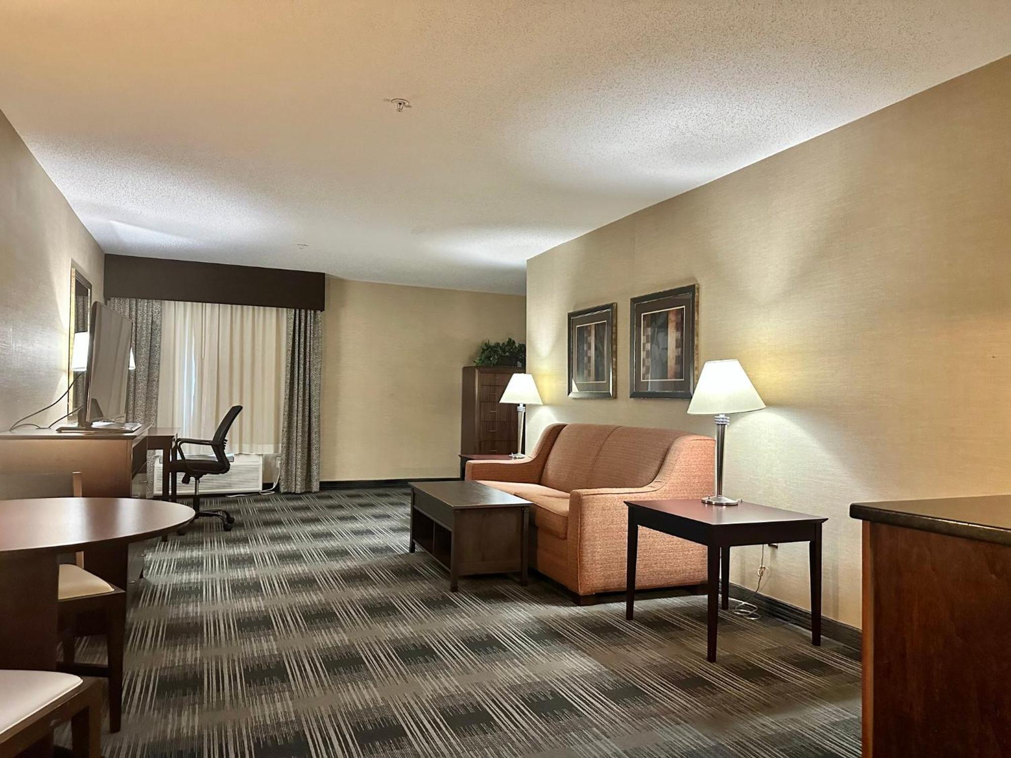 Holiday Inn Express And Suites Meriden By Ihg Esterno foto